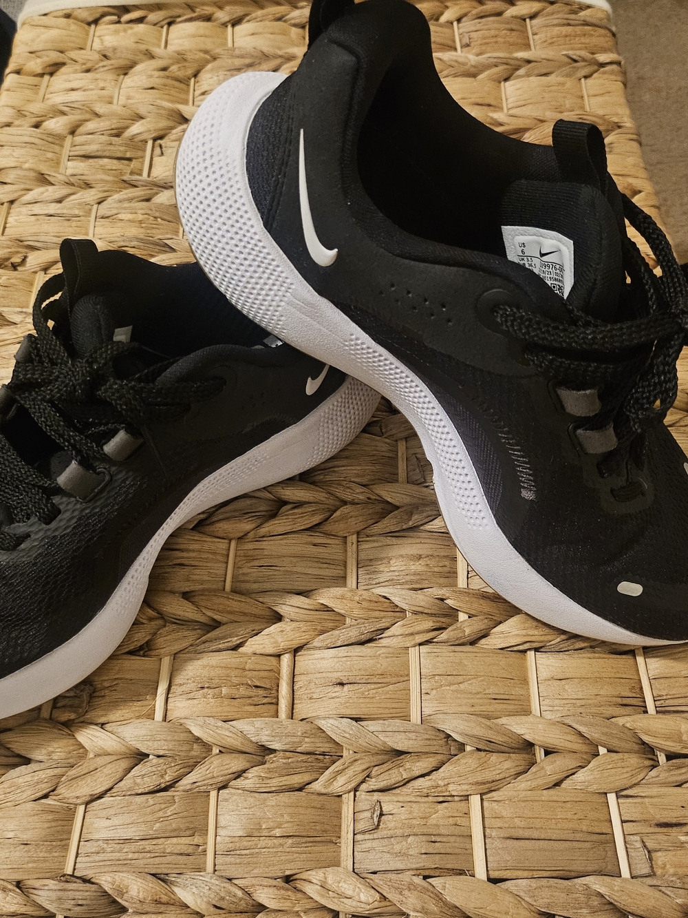 Nike Women’s Black and White Lightweight Running Sneakers